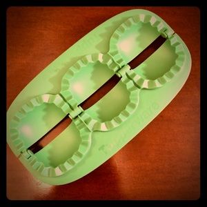 Tupperware empanada press